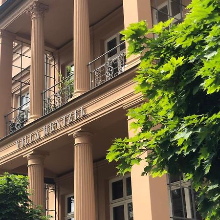 Hotel Villa Hentzel Ваймар Екстериор снимка