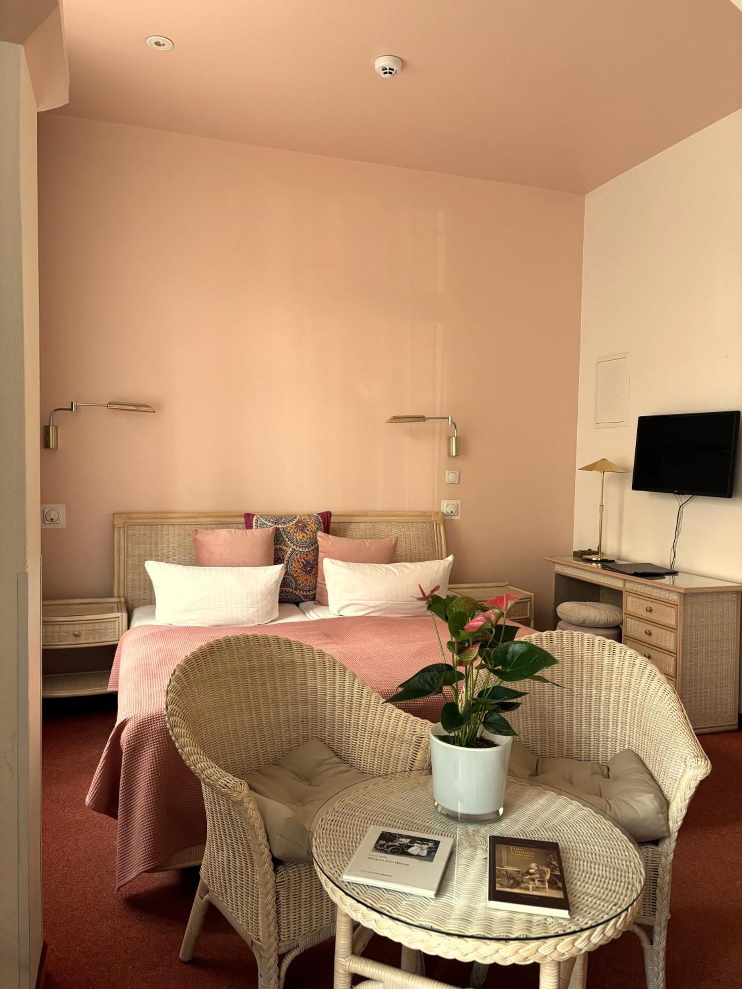 Hotel Villa Hentzel Ваймар Екстериор снимка