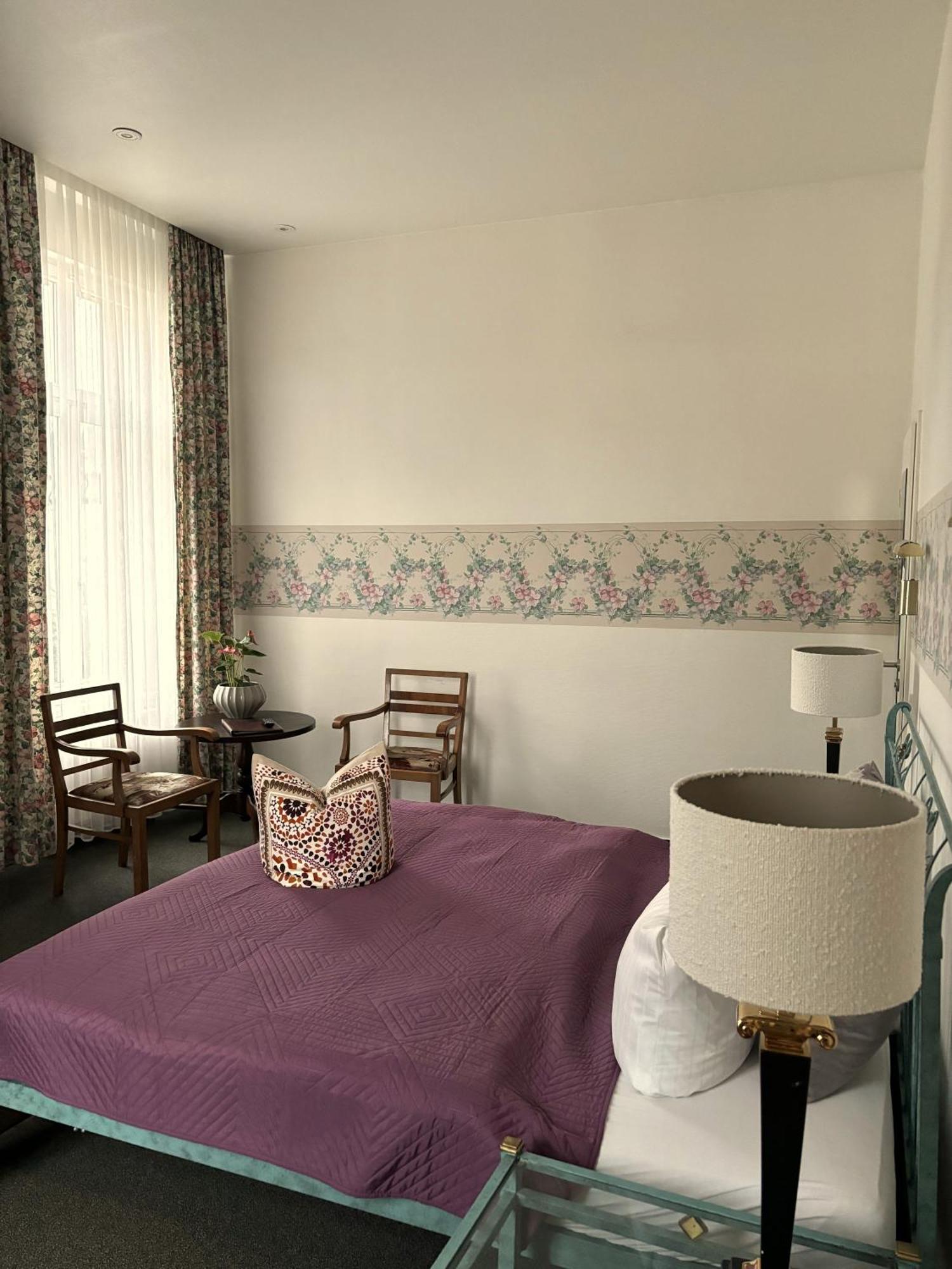 Hotel Villa Hentzel Ваймар Екстериор снимка