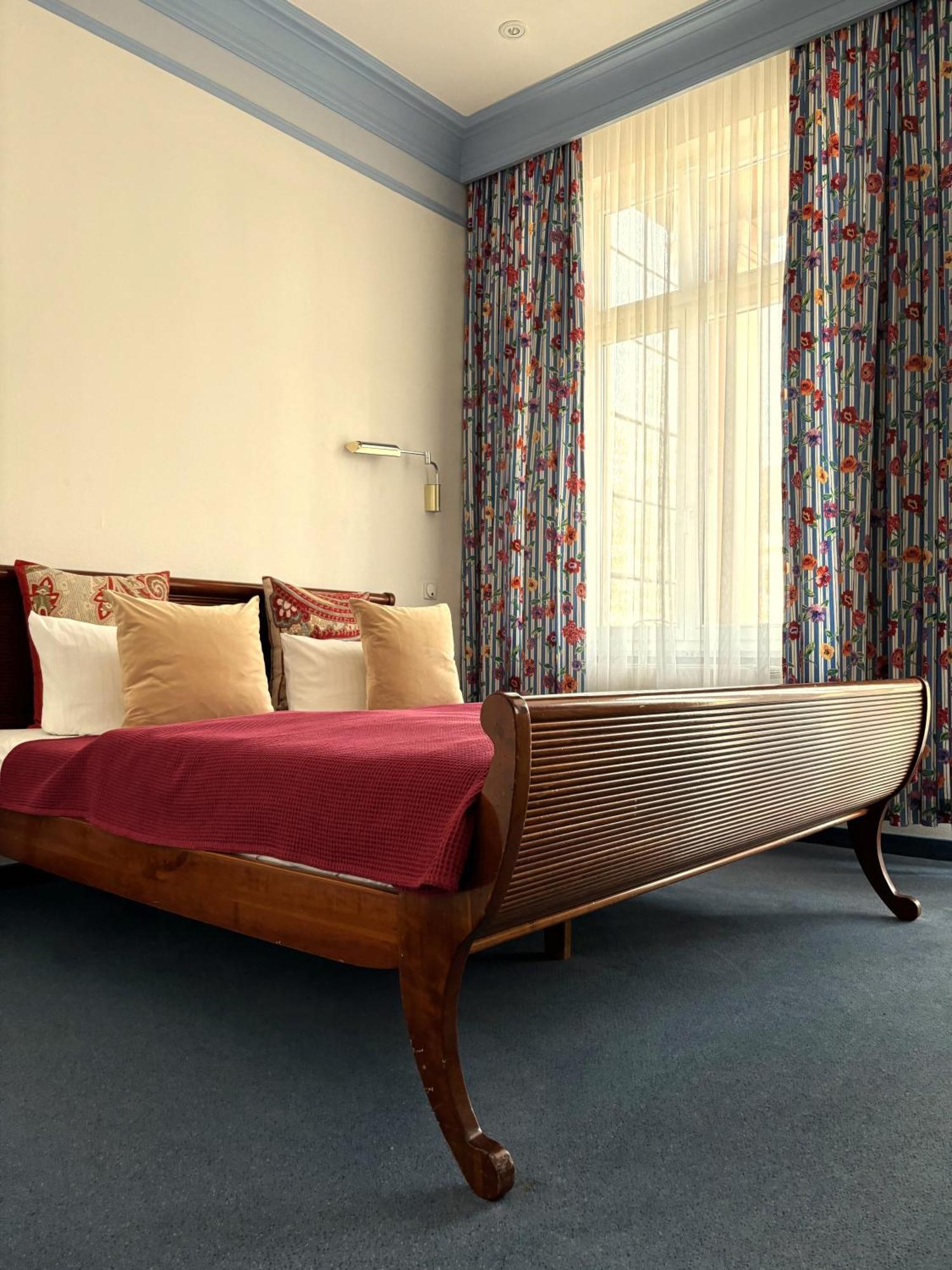 Hotel Villa Hentzel Ваймар Екстериор снимка