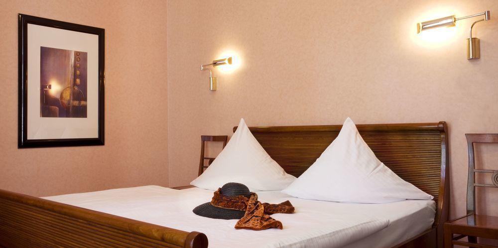 Hotel Villa Hentzel Ваймар Екстериор снимка