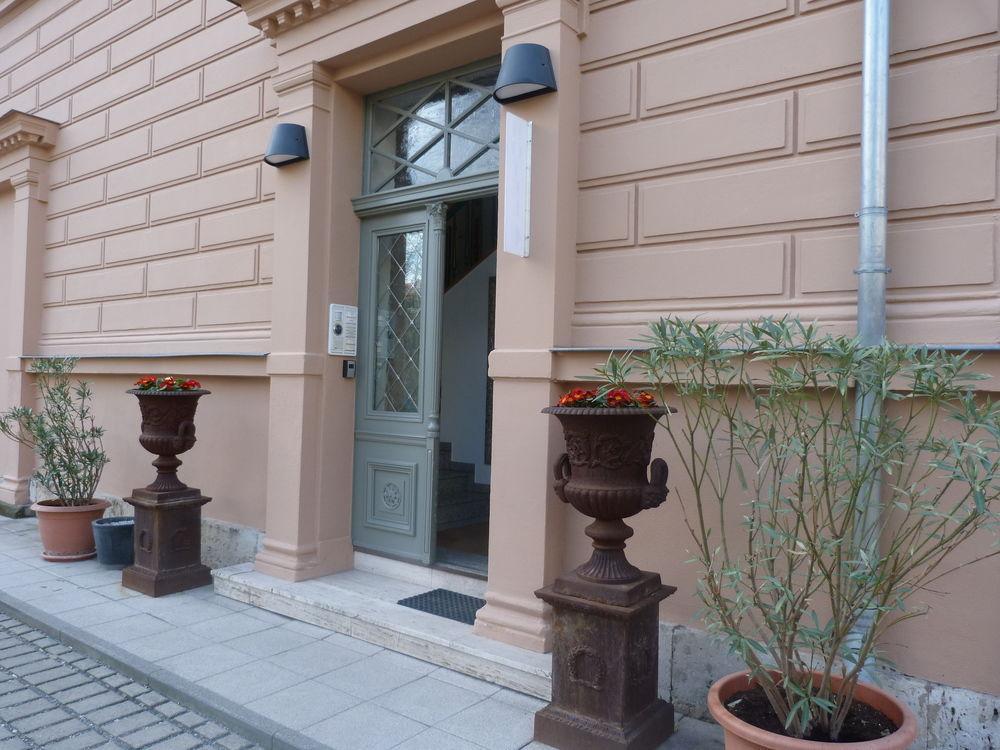 Hotel Villa Hentzel Ваймар Екстериор снимка